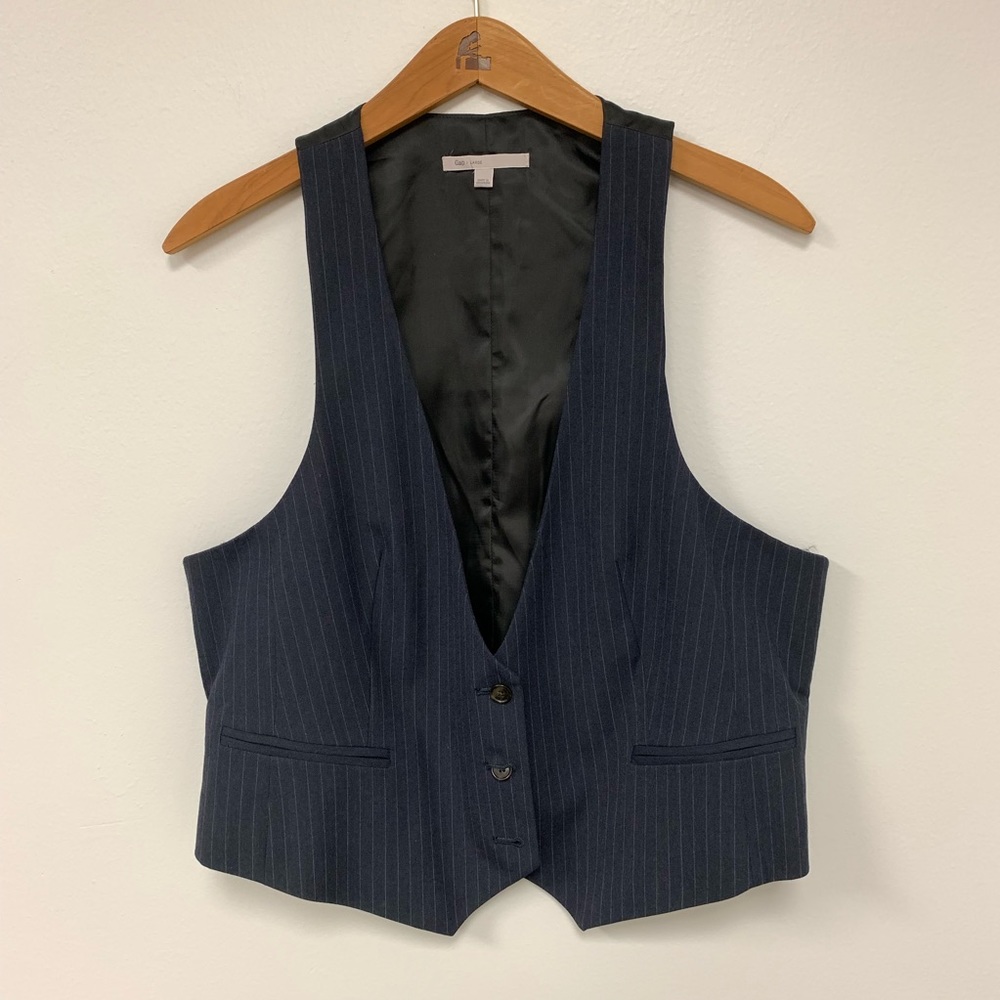 4/$19 🔥 Navy Striped Vest